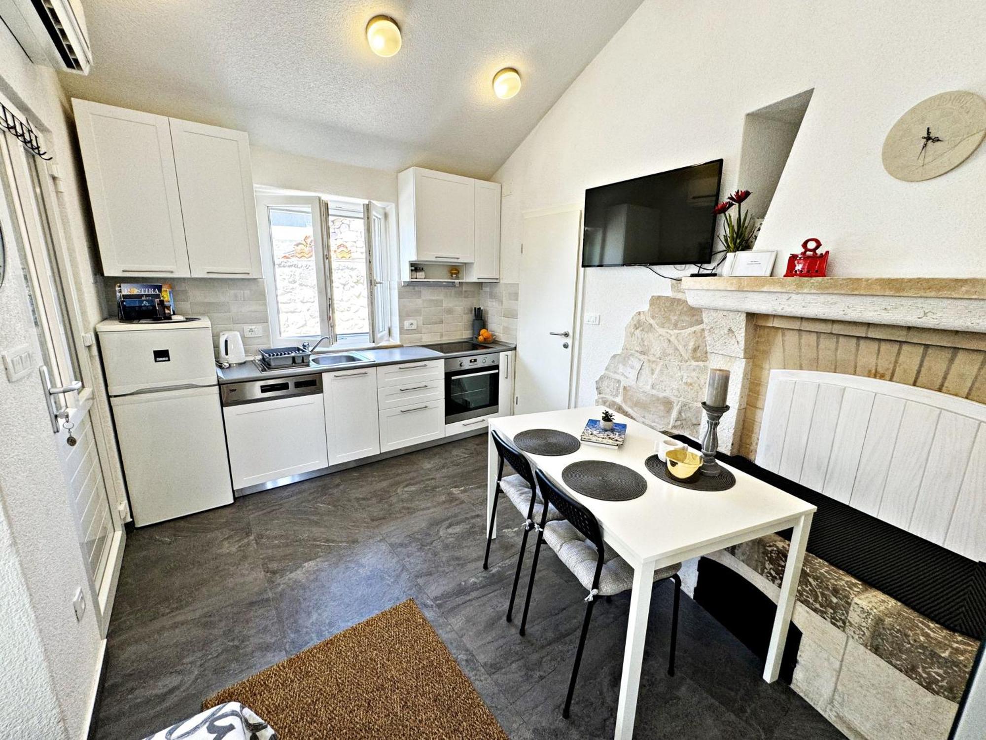 Studio Apartment Matoni Postira Εξωτερικό φωτογραφία