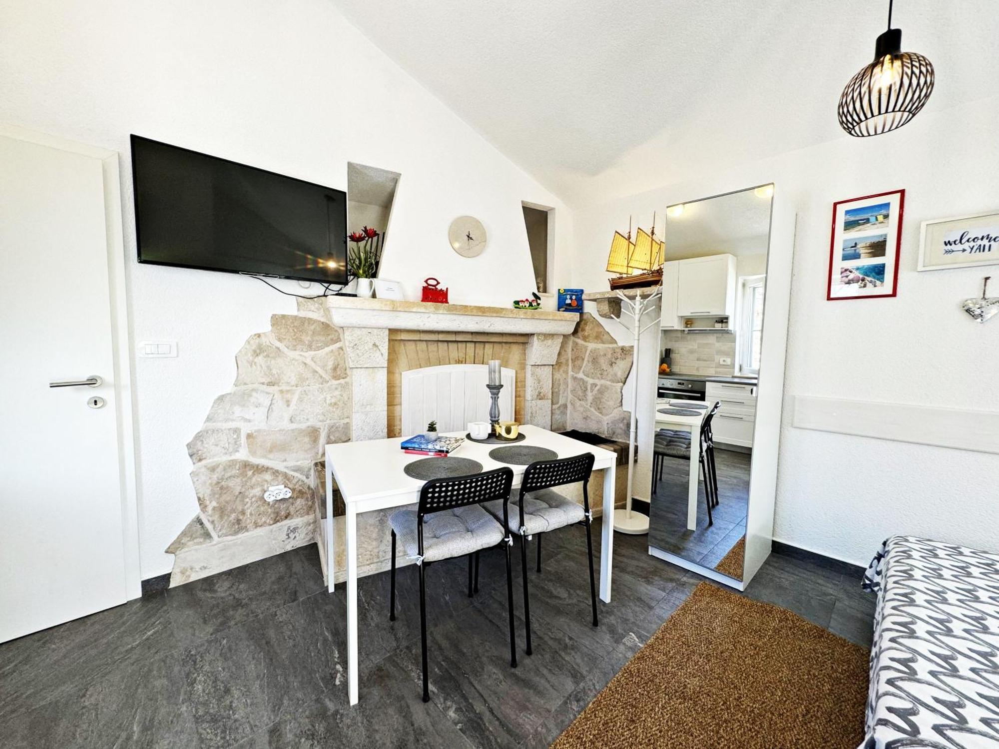 Studio Apartment Matoni Postira Εξωτερικό φωτογραφία