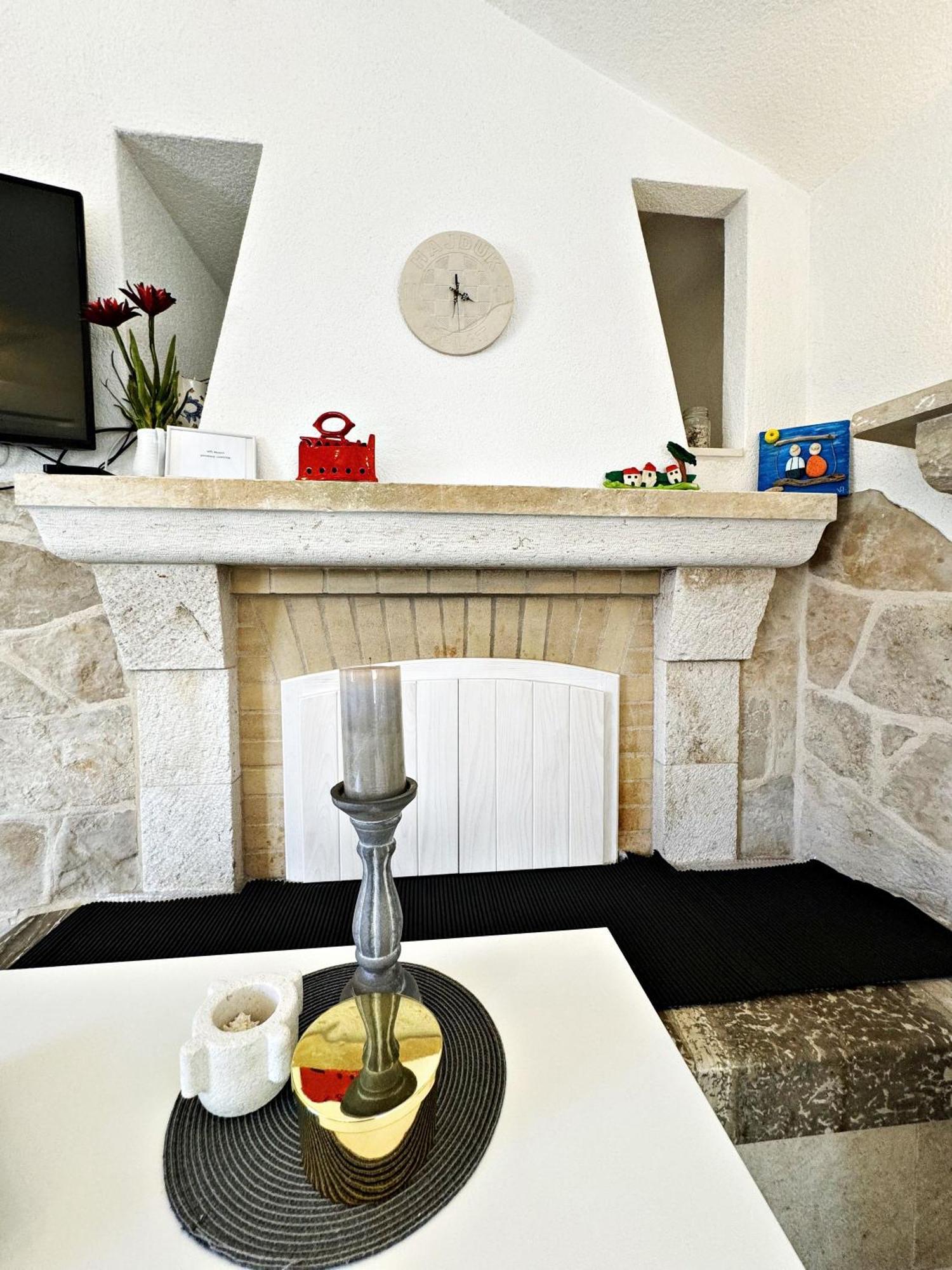 Studio Apartment Matoni Postira Εξωτερικό φωτογραφία