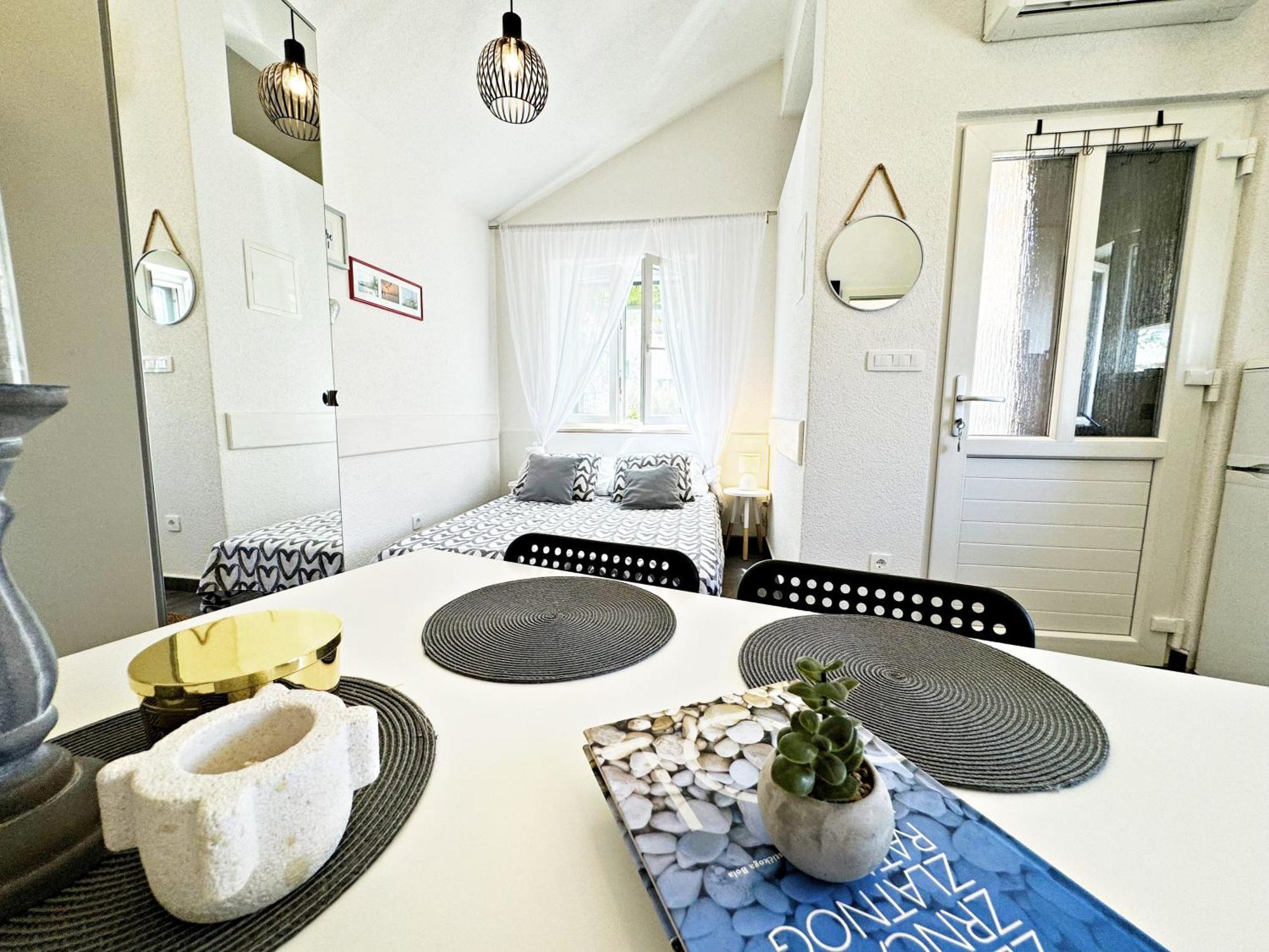 Studio Apartment Matoni Postira Εξωτερικό φωτογραφία